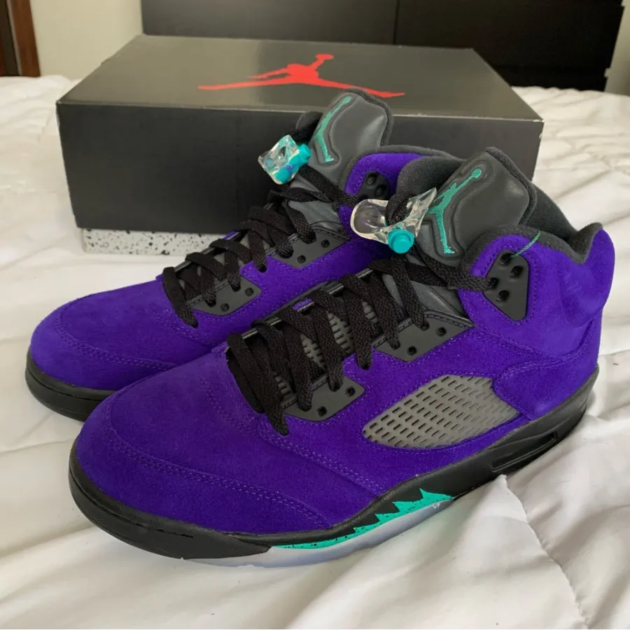Air Jordan 5 Retro ‘Alternate Grape’ photo review