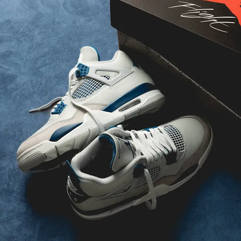 Air Jordan 4 Retro ‘Military Blue’ photo review