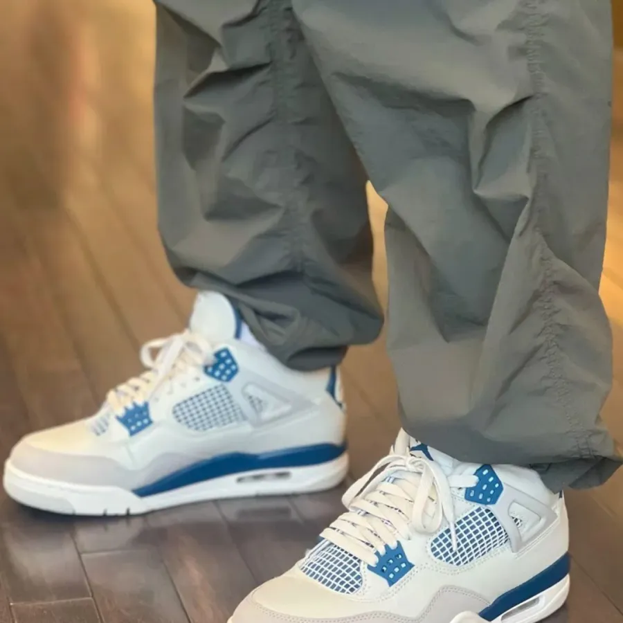 Air Jordan 4 Retro ‘Military Blue’ photo review