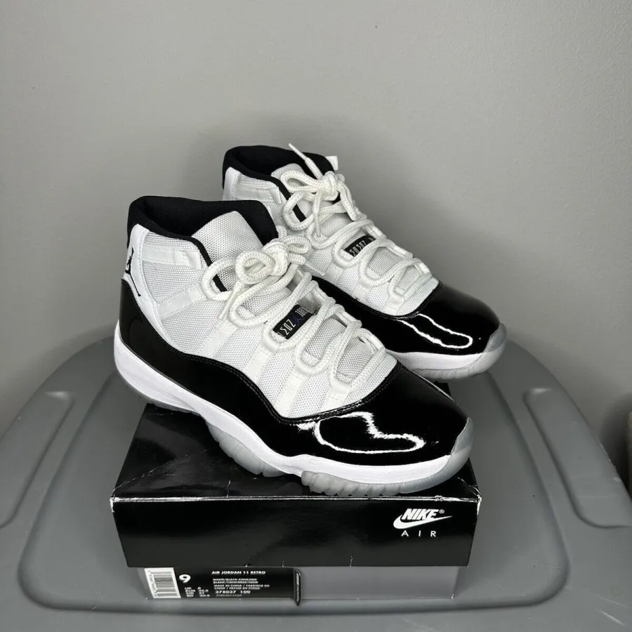 Air Jordan 11 Retro ‘Concord’ photo review