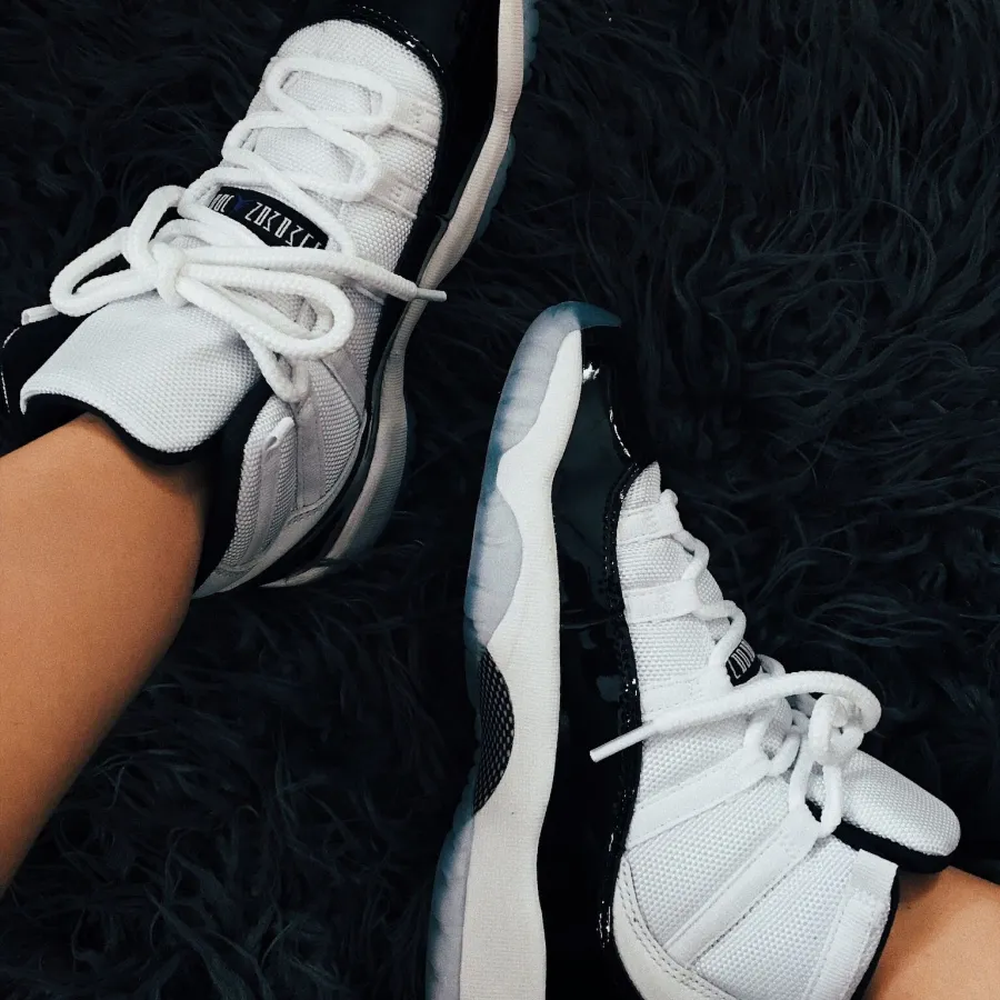 Air Jordan 11 Retro ‘Concord’ photo review