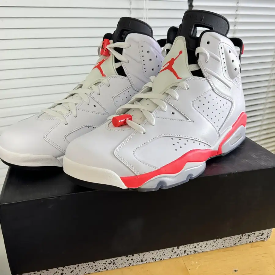 Air Jordan 6 Retro ‘White Infrared’ photo review
