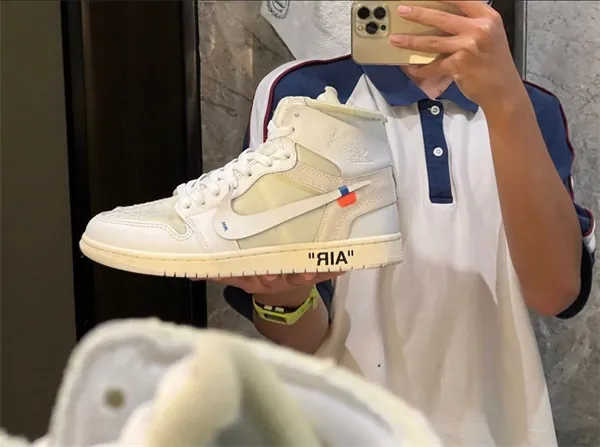 Off-White x Air Jordan 1 Retro High OG ‘White‘ photo review