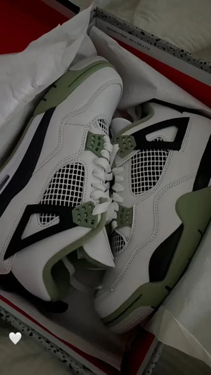 Air Jordan 4 Retro ‘Seafoam’ photo review