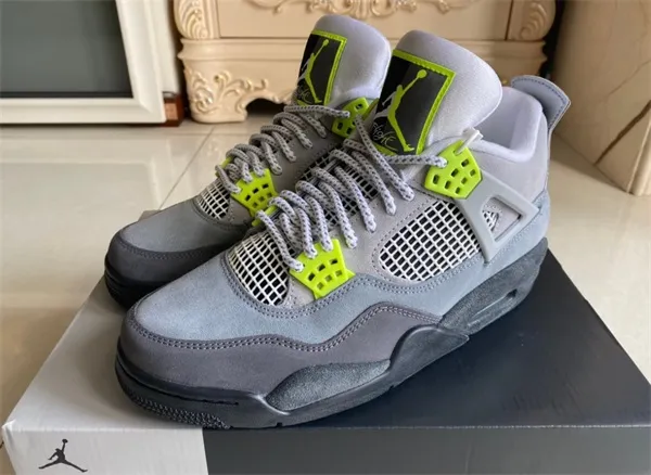 Air Jordan 4 Retro SE ‘Neon 95’ photo review