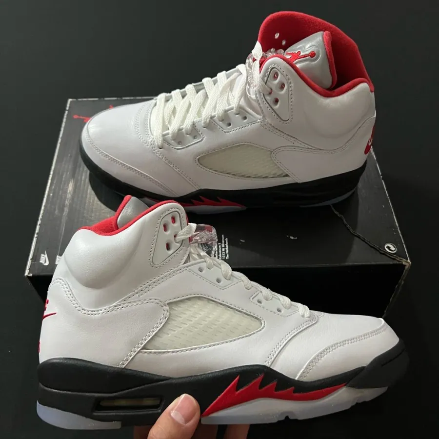 Air Jordan 5 Retro ‘Fire Red’ photo review