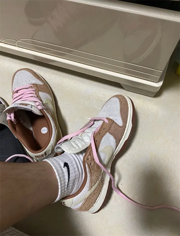 Nike Dunk Low ‘Medium Curry’ photo review