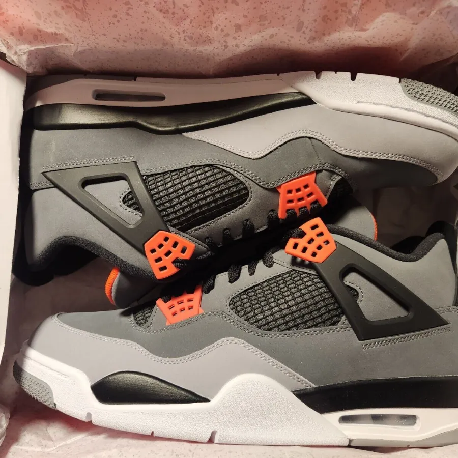 Air Jordan 4 Retro ‘Infrared’ photo review