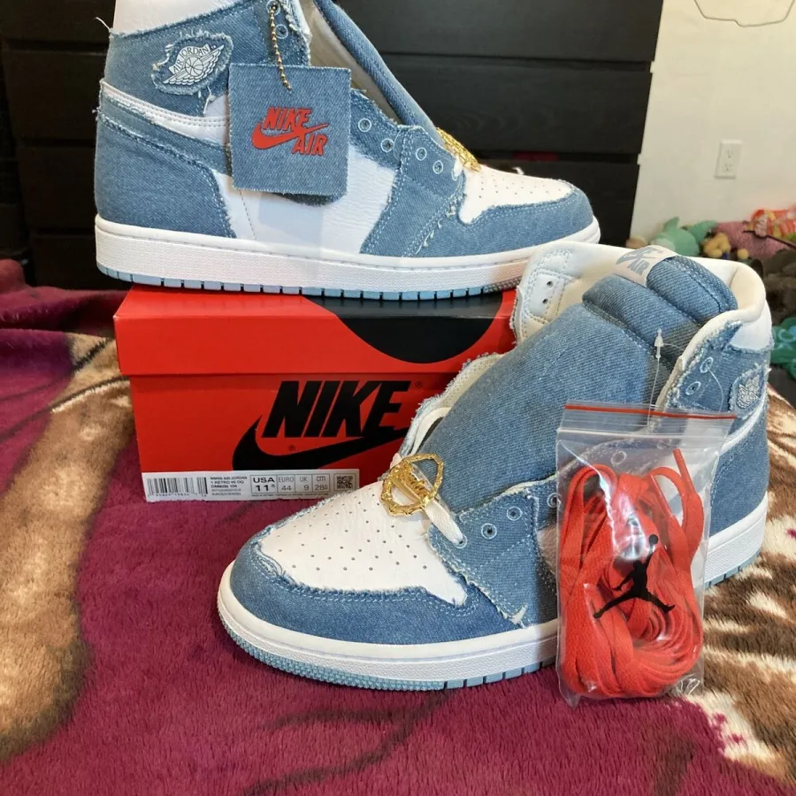 Air Jordan 1 Retro High OG ‘Denim’ photo review